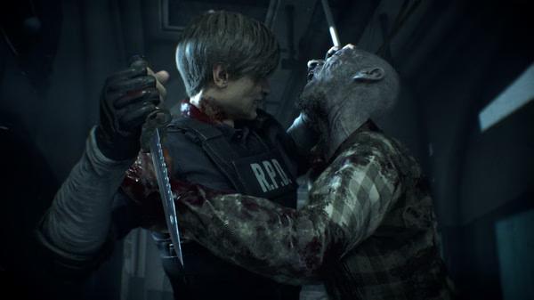Resident Evil 2 screenshot: A character in an RPD vest struggles with a zombie, holding a knife in a tense confrontation.