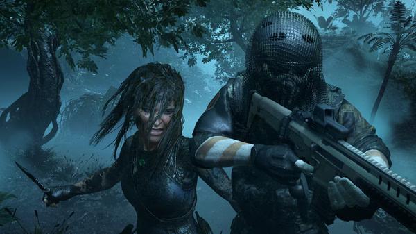 Shadow of the Tomb Raider screenshot: Lara Croft faces an armed soldier in a misty jungle, gripping a knife and ready for combat.
